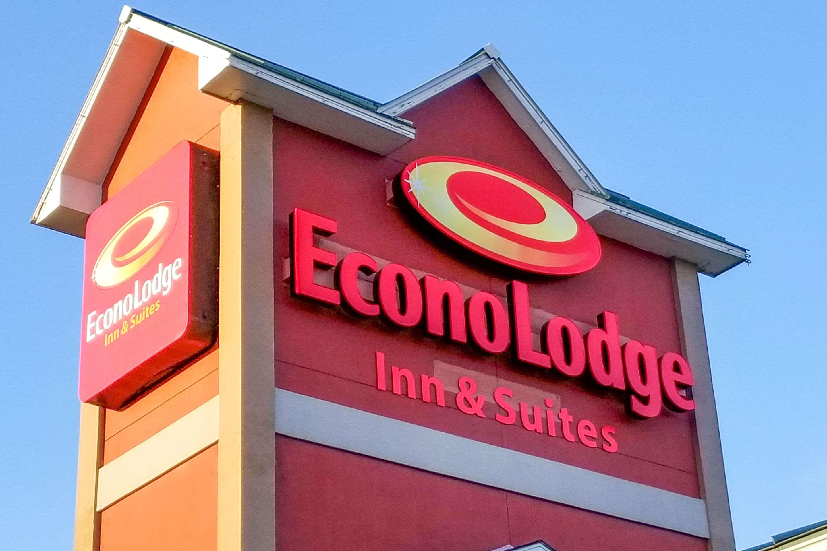 Econo Lodge Inn & Suites East Houston I-10 Exterior photo